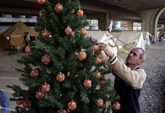 Protester-Christmas-Tree