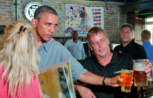 Obama Finally Has the Beer Thing Down