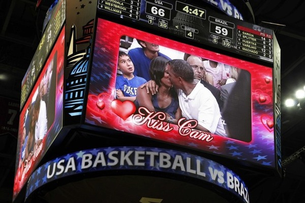 Obamas Kiss Cam 2