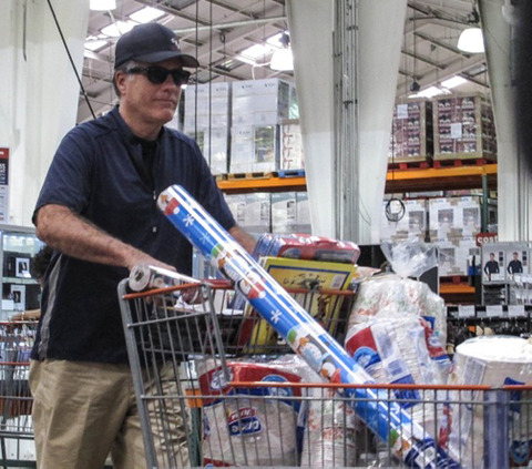 Mitt romney costco shopping photos 0110 paper plastic