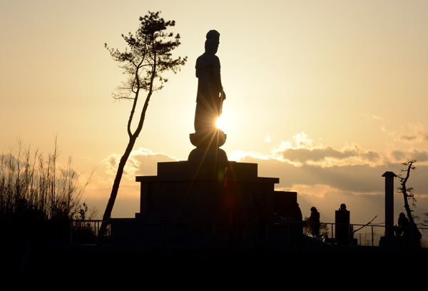 Buddhist statue tsunami