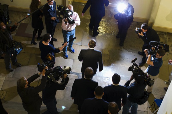 Boehner shutdown press circle