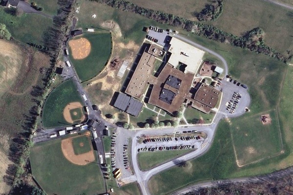 An aerial view of Sandy Hook Elementary School 1489917