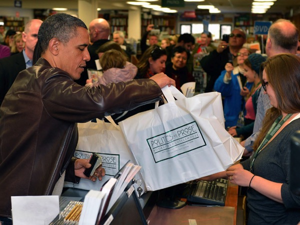 Obama shops at Politics and Prose bookstore Theiler