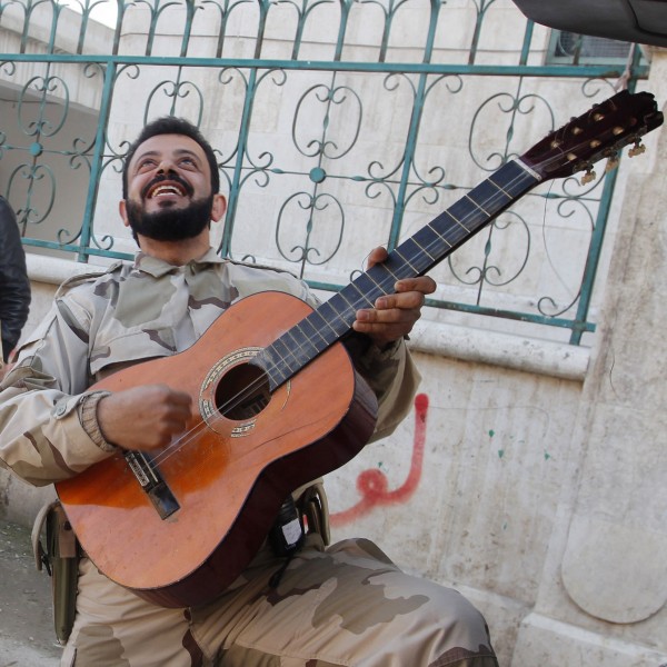 The Dysfunctional Guitar: More on the Reuters Syria Photo Controversy