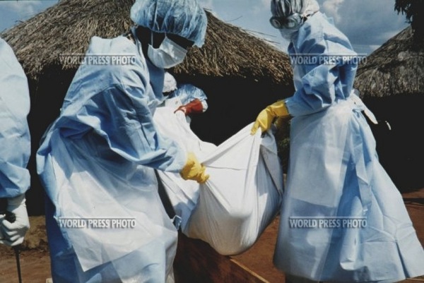 Bieber 2000 World Press Ebola carrying body