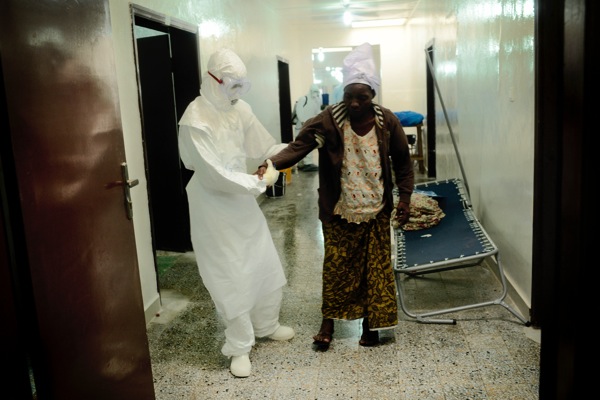 Kurzen Red Cross Liberia Ebola black and white