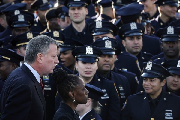 De Blasios Police funeral