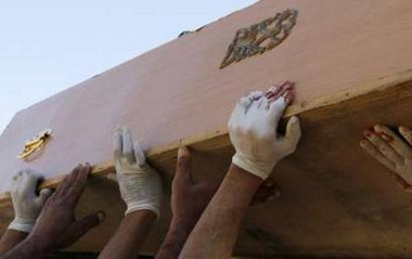 Baghdad-Hands-Coffin