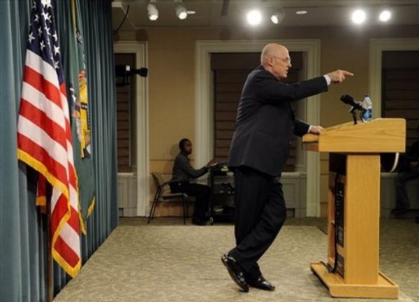 Treasury Secretary Henry Paulson calls on a reporter during a news conference at the Treasury Department in Washington, Nov. 12, 2008. (AP Photo/Susan Walsh)