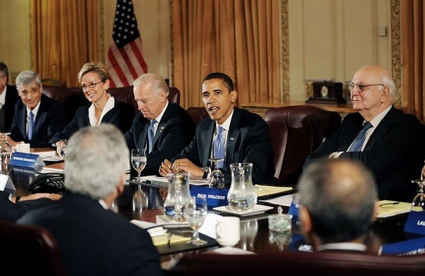 US President-elect Barack Obama (C), and Vice President-elect Joe Biden (C-L) meet with the Transition Economic Advisory Board November 7, 2008 in Chicago, Illinois. Obama met with economic advisors as the US unemployment rate rose to its highest level since 1994.    AFP PHOTO/Stan HONDA (Photo credit should read STAN HONDA/AFP/Getty Images)