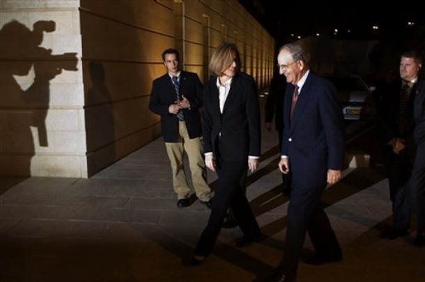 U.S. Middle East envoy George Mitchell, second right, and Israeli Foreign Minister Tzipi Livni, second left, meet at the Foreign Ministry in Jerusalem, Wednesday, Jan. 28, 2009.  Mitchell, President Barack Obama's new Mideast envoy sought Wednesday to boost a 10-day-old Gaza cease-fire. (AP Photo/Sebastian Scheiner)