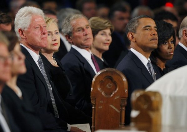 From left to right, former President Bill Clinton, Secretary of State Hillary Clinton, former President George W. Bush, former first lady Laura Bush, U.S. President Barack Obama and first lady Michelle Obama (R) attend funeral services for U.S. Senator Edward Kennedy at the Basilica of Our Lady of  Perpetual Help in Boston, Massachusetts August 29, 2009.  Senator Kennedy died late Tuesday after a battle with cancer.    REUTERS/Brian Snyder   (UNITED STATES POLITICS OBITUARY)