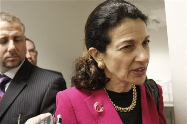 Sen. Olympia Snowe, R-Maine speaks to reporters on Capitol Hill in Washington, Tuesday, Sept. 8, 2009, as she arrived for a meeting on health care at the office of Sen. Max Baucus, D-Mont. (AP Photo/ )