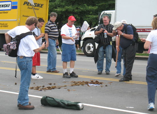 Did You Notice the Obama Cut-Outs* and all the Psycho Joker Obama Posters** at 9/12 Teabag Rally?