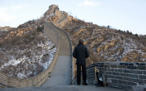 US President Barack Obama tours the Great Wall on November 18, 2009 at Badaling, northwest of Beijing. The US president was to wrap up his maiden trip to the world's most populous nation with a bit of tourism -- a visit to the Great Wall, one of China's most treasured landmarks -- before heading to South Korea.  AFP PHOTO / Saul LOEB (Photo credit should read SAUL LOEB/AFP/Getty Images)