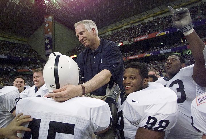 A Closer Look at ‘99 Photo of Sandusky Touching a Player