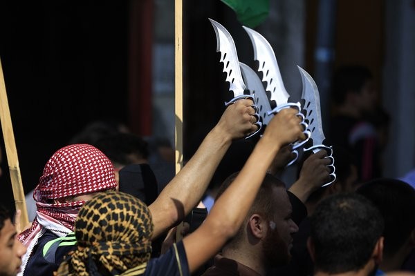 Israel / Palestine: Visual Politics of the Knife