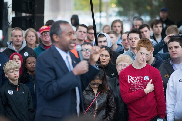 Ben Carson on the Bubble: Scott Olson’s “Red Light” Photo from Iowa