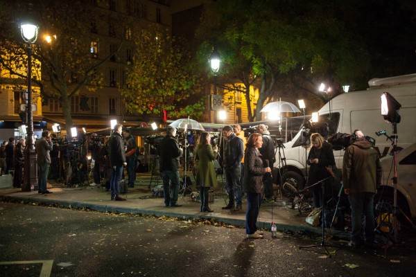 Paris, 14 and 15/11/2015. After the islamist terrorist attack at the Bataclan concert place. Boulevard Richard Lenoir, next to the Bataclan, medias.