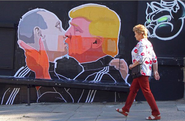 Trump/Putin Kiss: Favs from our Twitter and Instagram