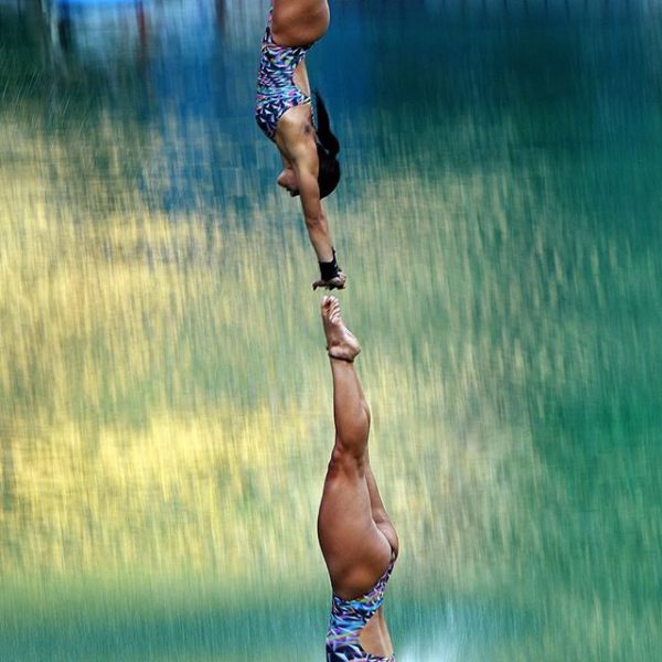 Photo: James Hill. Caption: divers Ingrid de Oliveira and @_giovannagomes_ of Brazil competing in the women’s synchronized 10m platform yesterday at @rio2016.