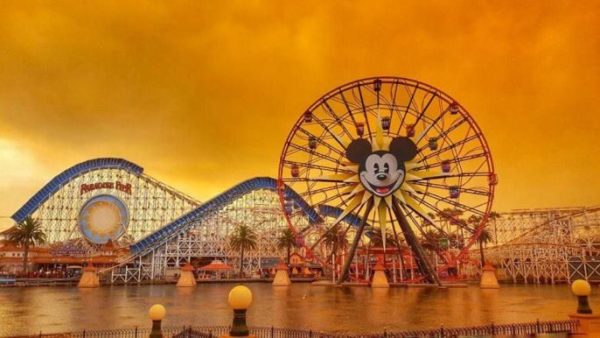 Disneyland is seen as wildfires rage in Anaheim. INSTAGRAM /@KENNYA.BOULTER/Kennya Boulter via REUTERS