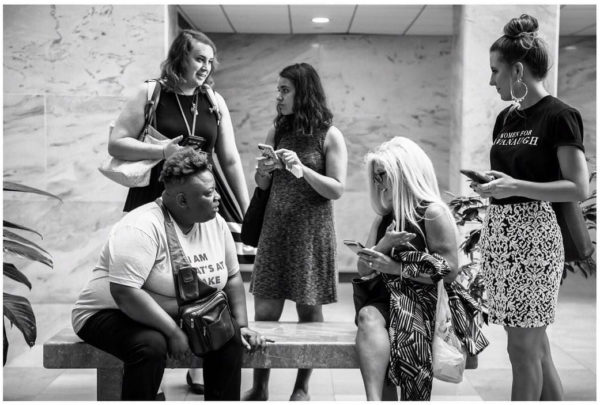 September 18, 2018 Another #Kavanaugh Confirmation photo now speaking more loudly, this by @KishaBari—especially the position of the woman in between. #WomenForKavanaugh meet “I am what’s at stake.”