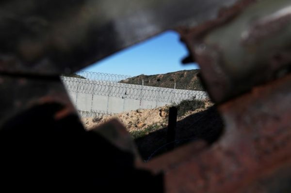 Why Wall Breaching Photos Don’t Capture the Border Crossing Story