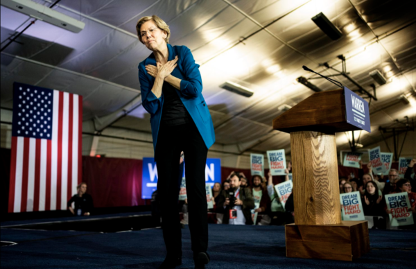 Photo: Melina Mara/The Washington Post Caption: Elizabeth Warren speaks to her supporters in Manchester, New Hampshire on February 11.