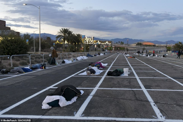 Photo: MediaPunch/BACKGRID The temporary homeless shelter at the Cashman Center in Las Vegas. March 30, 2020.