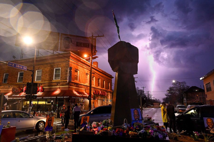 Chatting the Pictures: Lightning in George Floyd Square