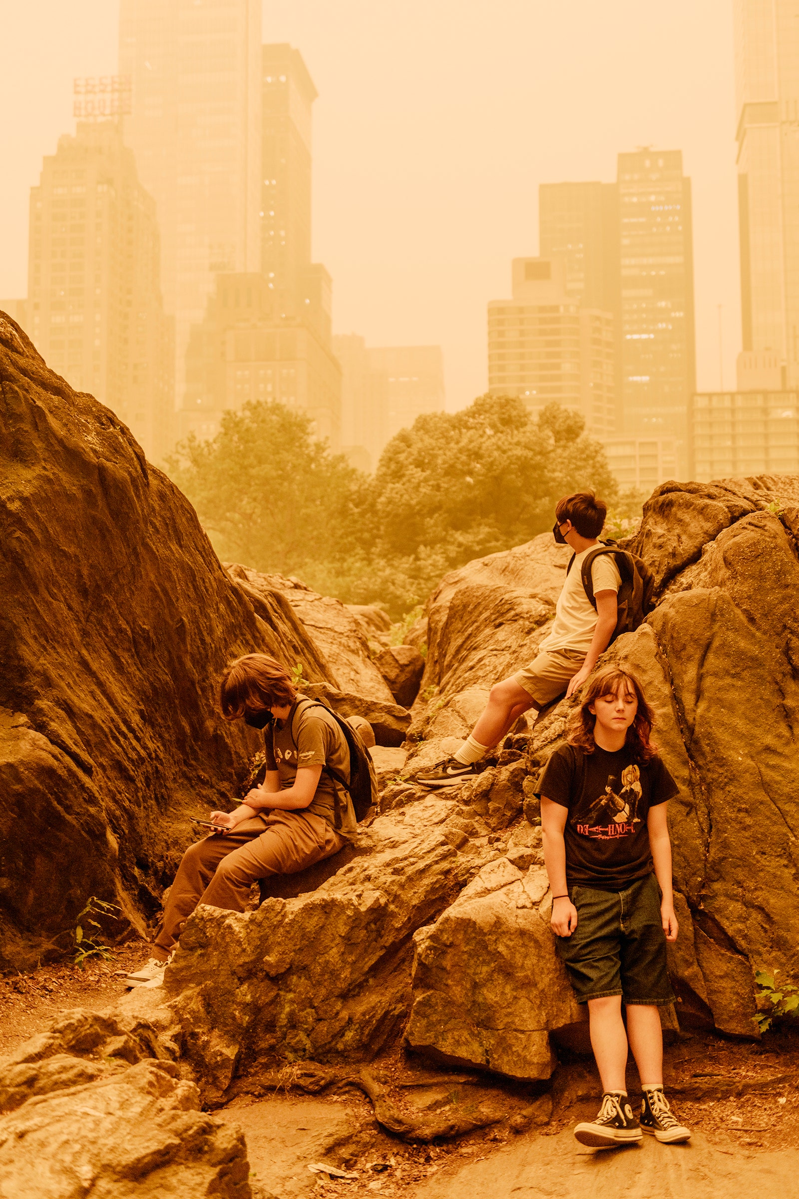 Chatting the Pictures: NYC’s Children of the Smoke