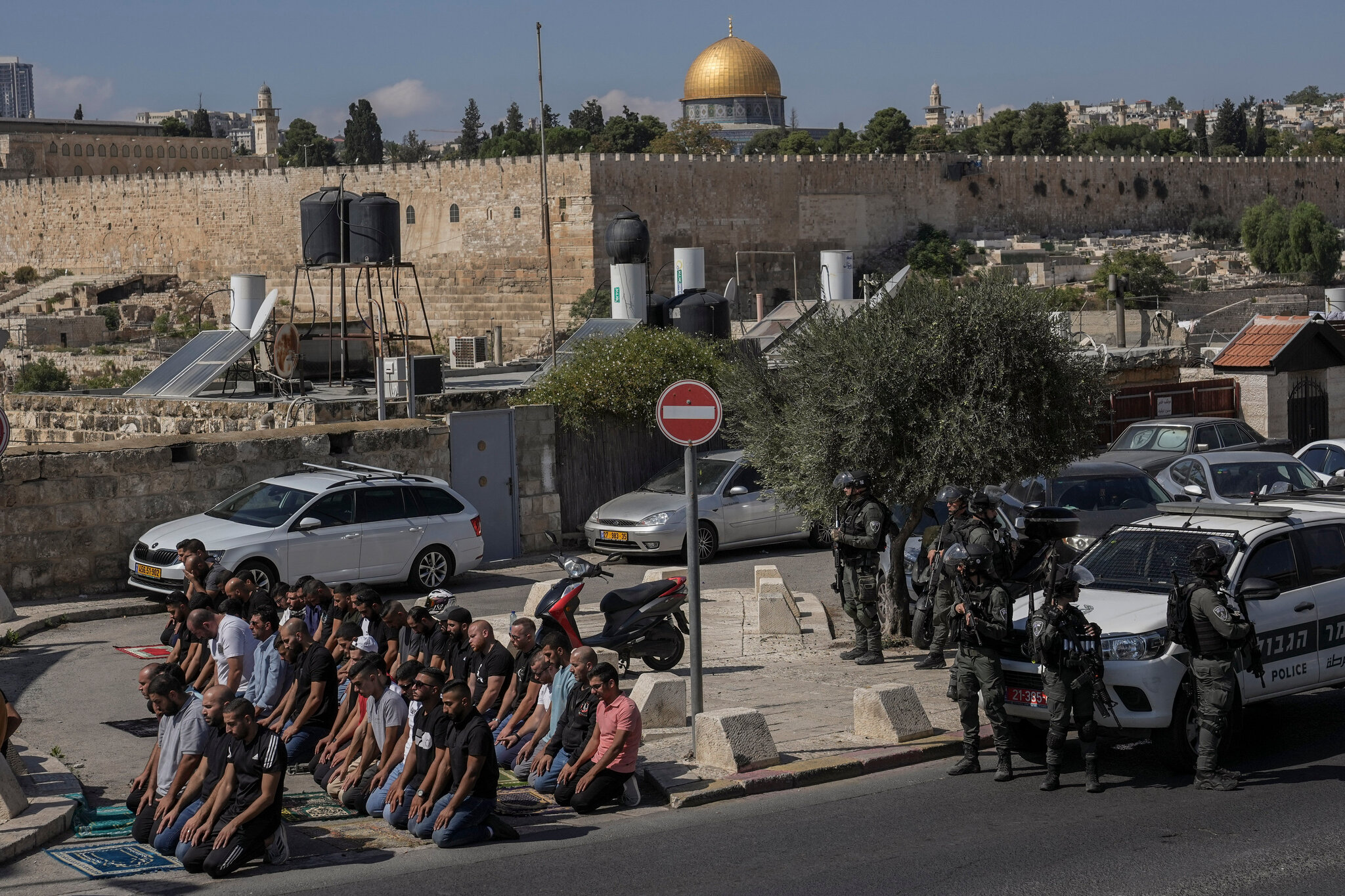 On Photography, Oct. 7, and Palestinians Under the Gun in Jerusalem
